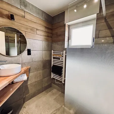 La Perle De L'eau - Au Bord Du شقة جوراردُميه